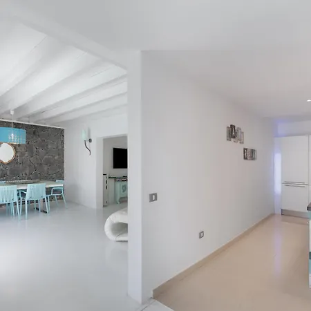 Lunamoon, Villa *