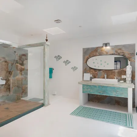 Вилла Lunamoon, *