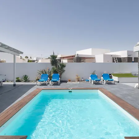 Lunamoon, * Playa Blanca (Lanzarote)